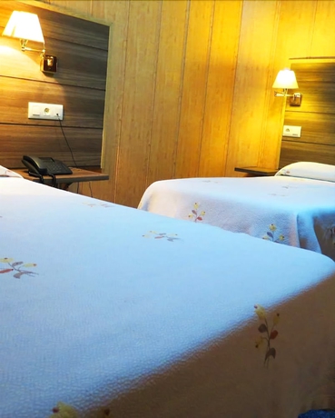 Imagen de la habitación del Hotel Restaurante América. Foto 13