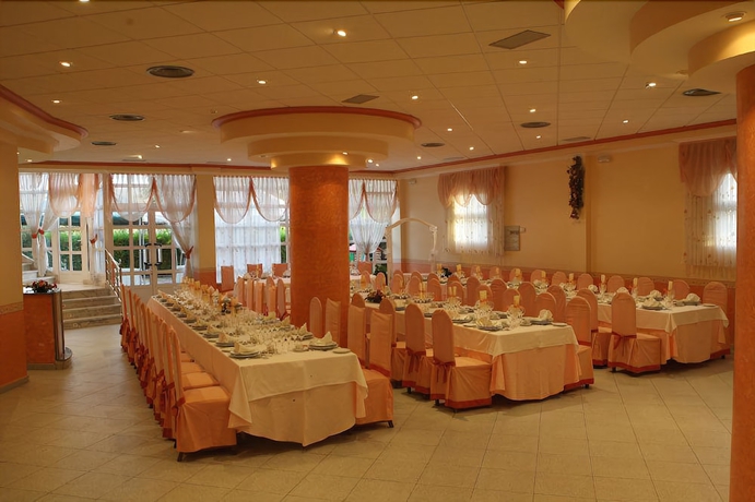 Imagen del bar/restaurante del Hotel Restaurante América. Foto 4