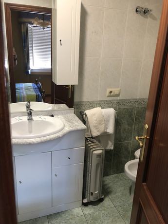 Imagen de la habitación del Hotel Restaurante Bayona. Foto 13