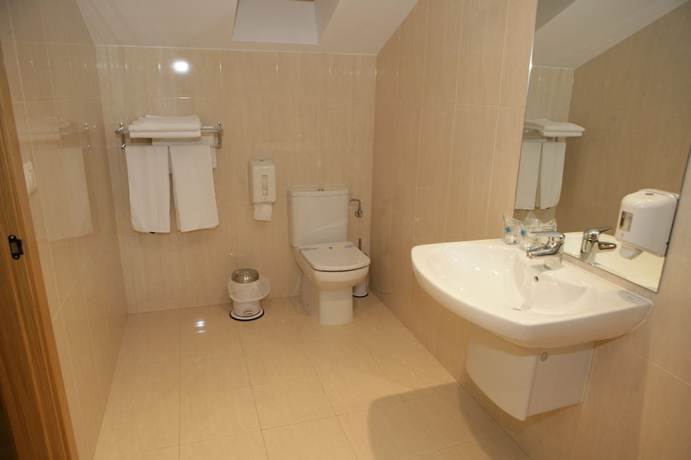 Imagen de la habitación del Hotel Restaurante Bruma. Foto 8
