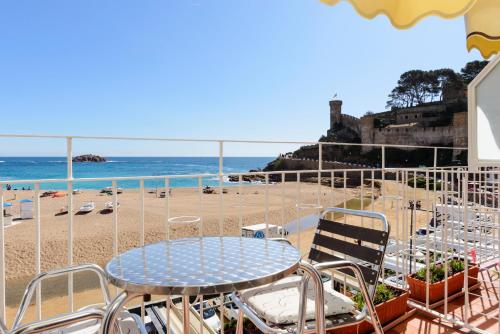 Imagen de los exteriores del Hotel Restaurante Capri. Foto 13