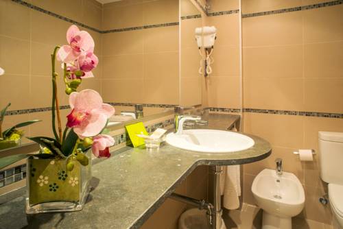 Imagen de la habitación del Hotel Restaurante Capri. Foto 10