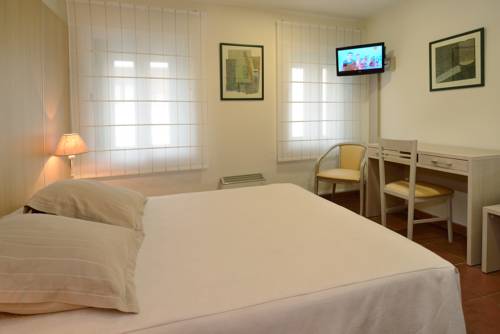 Imagen de la habitación del Hotel Restaurante Capri. Foto 11