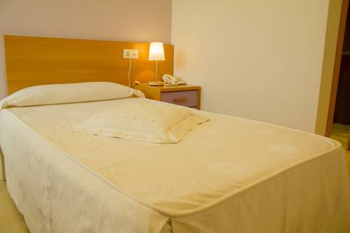 Imagen de la habitación del Hotel Restaurante Caracho. Foto 13