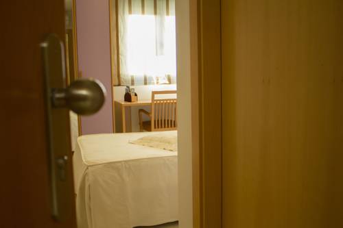 Imagen de la habitación del Hotel Restaurante Caracho. Foto 14