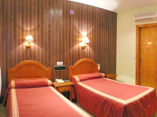 Imagen de la habitación del Hotel Restaurante Carvajal. Foto 8