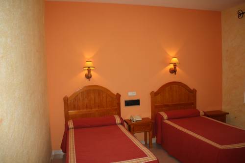 Imagen de la habitación del Hotel Restaurante Carvajal. Foto 10