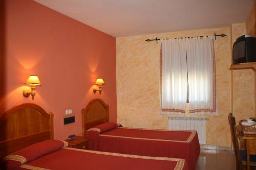 Imagen de la habitación del Hotel Restaurante Carvajal. Foto 11