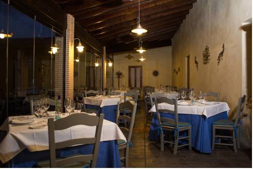 Imagen general del Hotel Restaurante Casa Blava. Foto 7