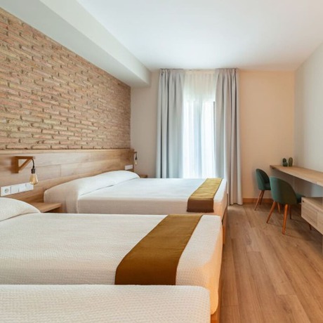 Imagen de la habitación del Hotel Restaurante Casa Luisa. Foto 10