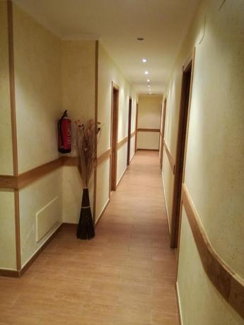 Imagen de los interiores del Hotel Restaurante Cazador. Foto 7