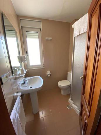 Imagen de la habitación del Hotel Restaurante Chiquin. Foto 5