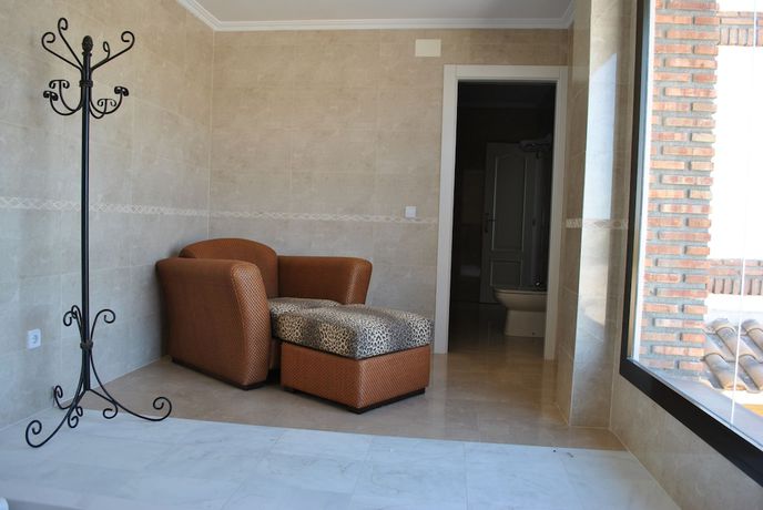 Imagen de la habitación del Hotel Restaurante Dama De Baza. Foto 5