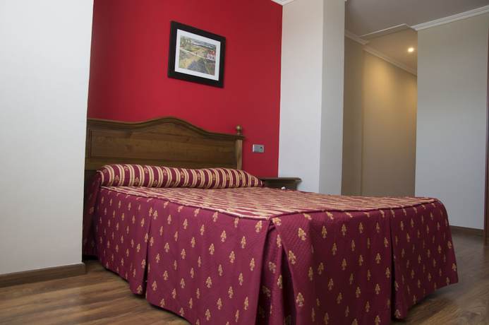 Imagen de la habitación del Hotel Restaurante Dama De Baza. Foto 6