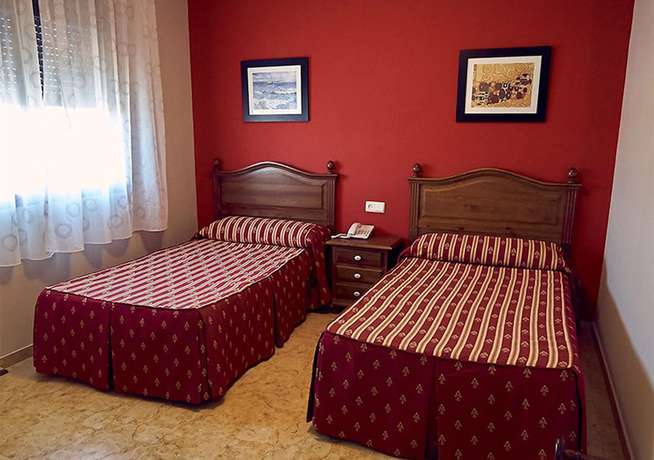 Imagen de la habitación del Hotel Restaurante Dama De Baza. Foto 8
