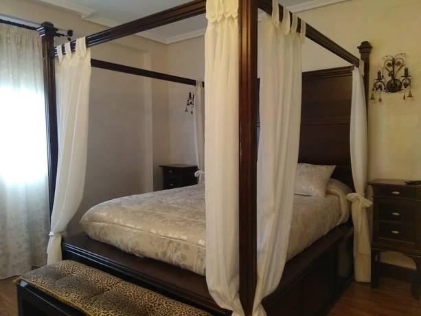 Imagen de la habitación del Hotel Restaurante Dama De Baza. Foto 10