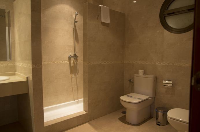 Imagen de la habitación del Hotel Restaurante Dama De Baza. Foto 13