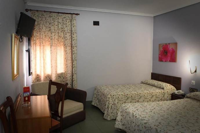 Imagen de la habitación del Hotel Restaurante El Cortijo de Miajadas. Foto 13