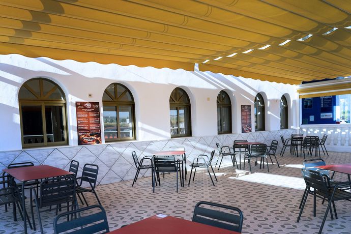 Imagen de los exteriores del Hotel Restaurante El Cruce Chauchina. Foto 11