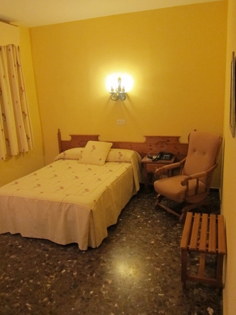 Imagen de la habitación del Hotel Restaurante El Lago. Foto 3