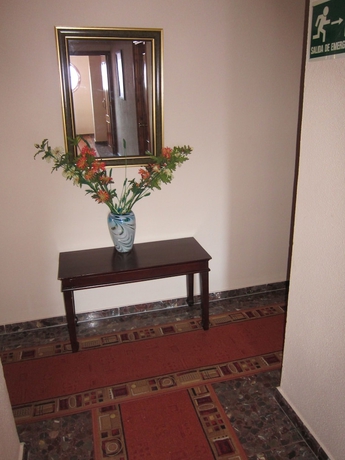 Imagen de los interiores del Hotel Restaurante El Lago. Foto 12