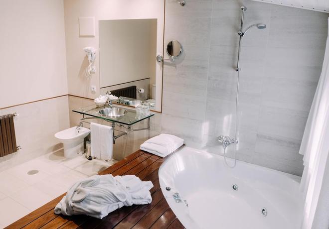 Imagen general del Hotel Restaurante El Montico. Foto 13