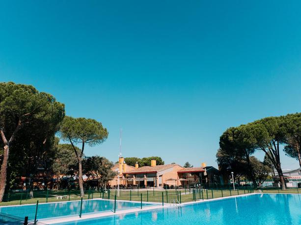 Imagen general del Hotel Restaurante El Montico. Foto 16