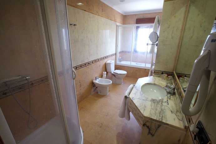 Imagen de la habitación del Hotel Restaurante El Pent&aacute;gono. Foto 7