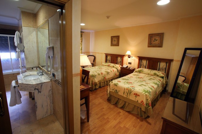 Imagen de la habitación del Hotel Restaurante El Pent&aacute;gono. Foto 9
