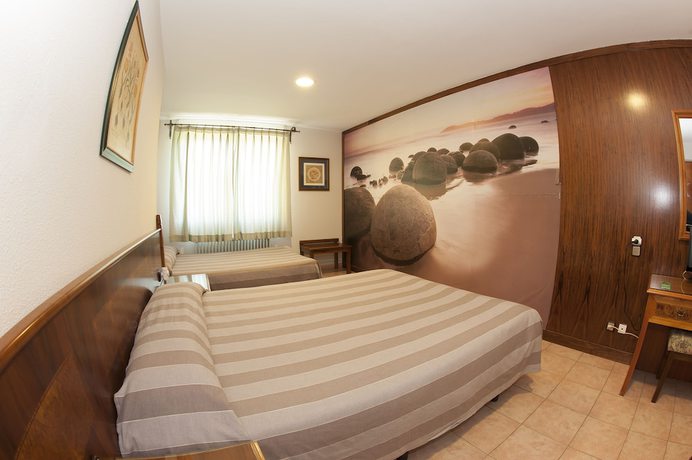 Imagen de la habitación del Hotel Restaurante El Tablazo. Foto 11