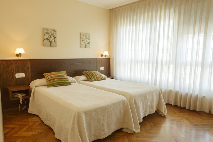 Imagen de la habitación del Hotel Restaurante Elisardo. Foto 8