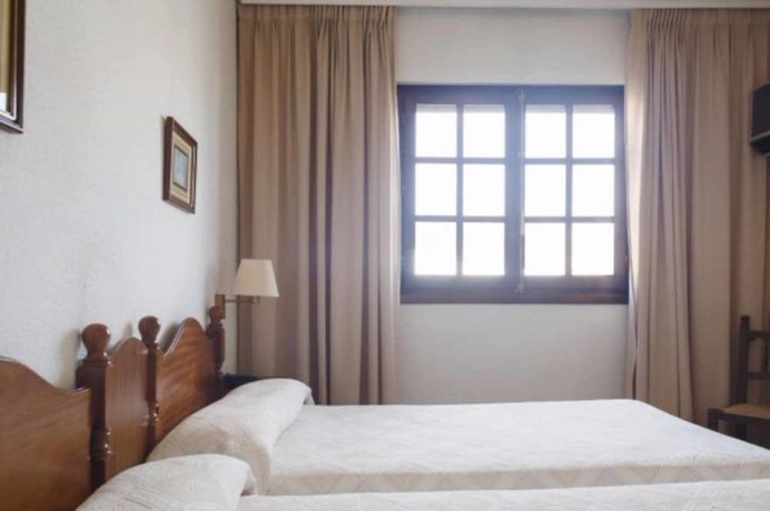 Imagen de la habitación del Hotel Restaurante Emilio. Foto 13