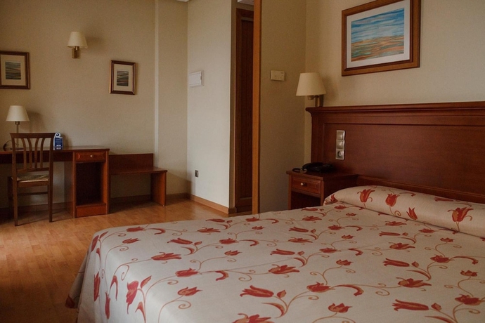 Imagen de la habitación del Hotel Restaurante Emilio. Foto 19