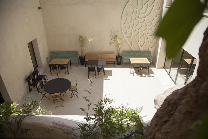 Imagen de los exteriores del Hotel Restaurante Galeria Essentia. Foto 6