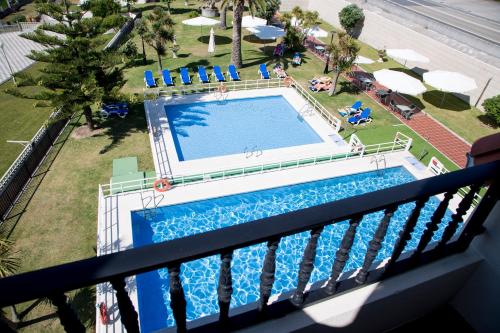 Imagen de la piscina del Hotel Restaurante Glasgow. Foto 7