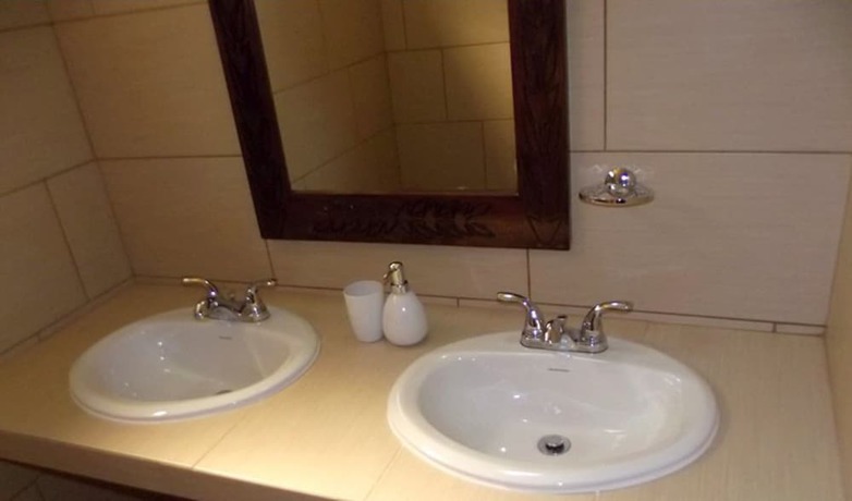 Imagen de la habitación del Hotel Restaurante Imperio Inn. Foto 5