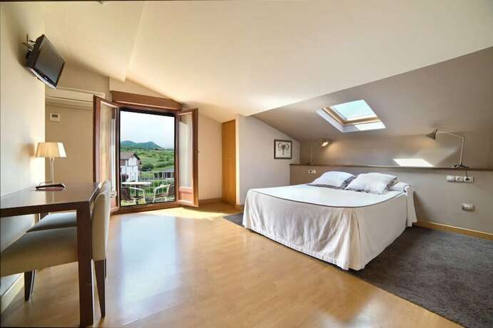 Imagen de la habitación del Hotel Restaurante Izar-Ondo. Foto 12