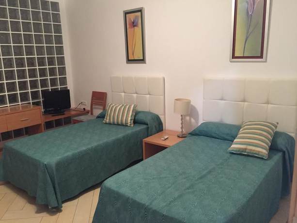 Imagen de la habitación del Hotel Restaurante Kika. Foto 5