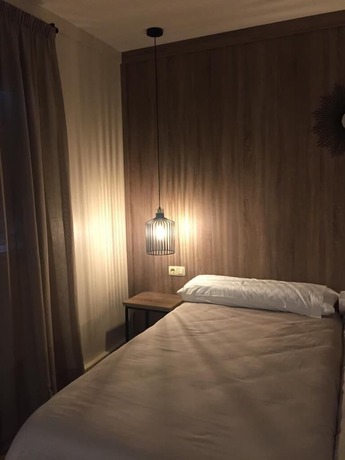 Imagen de la habitación del Hotel Restaurante Kika. Foto 11
