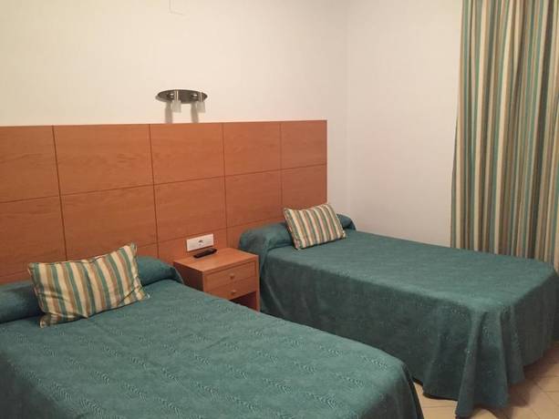 Imagen de la habitación del Hotel Restaurante Kika. Foto 12