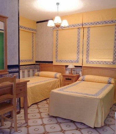 Imagen de la habitación del Hotel Restaurante Kika. Foto 13