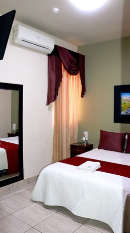 Imagen de la habitación del Hotel Restaurante LA HABANA. Foto 11