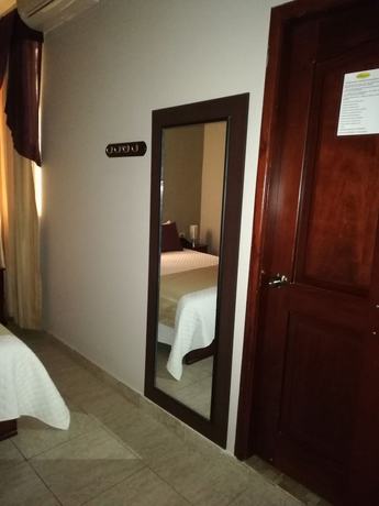 Imagen de la habitación del Hotel Restaurante LA HABANA. Foto 16