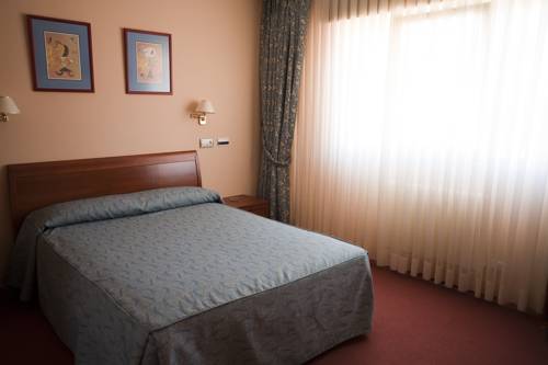 Imagen de la habitación del Hotel Restaurante La Alhama. Foto 3