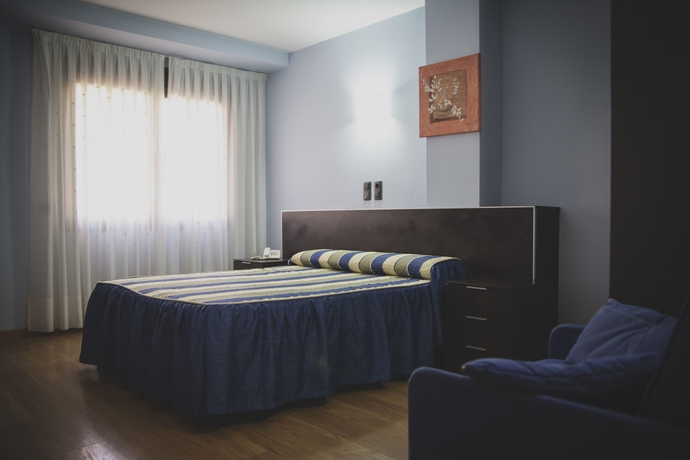 Imagen de la habitación del Hotel Restaurante La Bodega. Foto 10