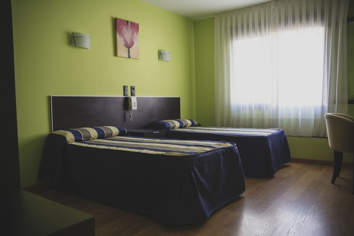 Imagen de la habitación del Hotel Restaurante La Bodega. Foto 11