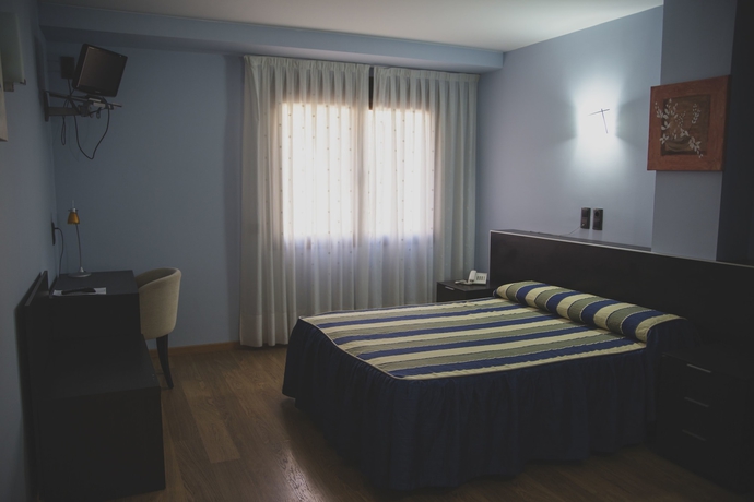 Imagen de la habitación del Hotel Restaurante La Bodega. Foto 15