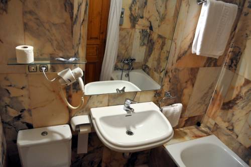 Imagen de la habitación del Hotel Restaurante La Parra. Foto 2