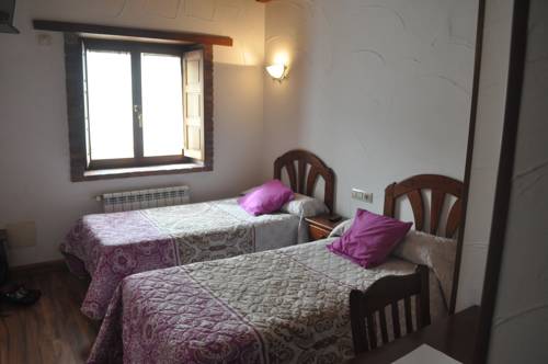 Imagen de la habitación del Hotel Restaurante La Parra. Foto 4