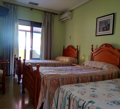 Imagen de la habitación del Hotel Restaurante La Teja. Foto 12